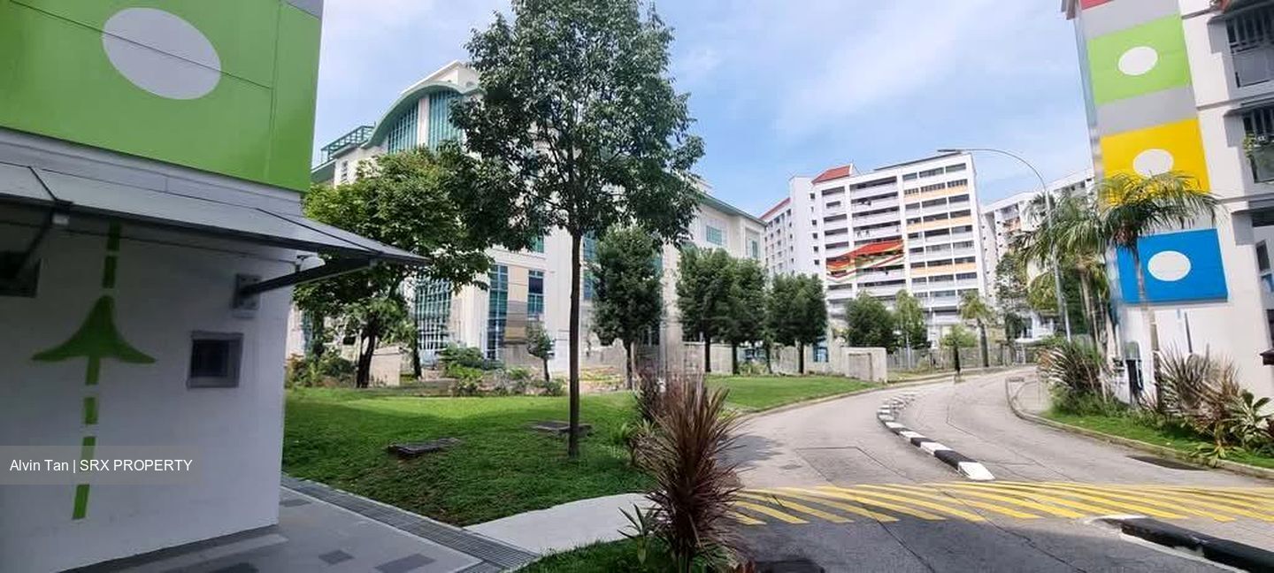 Tampines Street 44 (D18), Shop House #584134131
